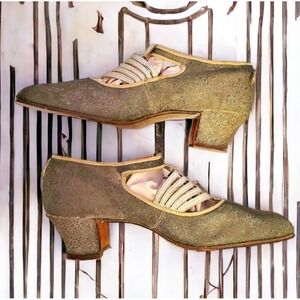 Vintage Art Deco Flapper Shoes In Embossed Metallic‎ Fabric 6B